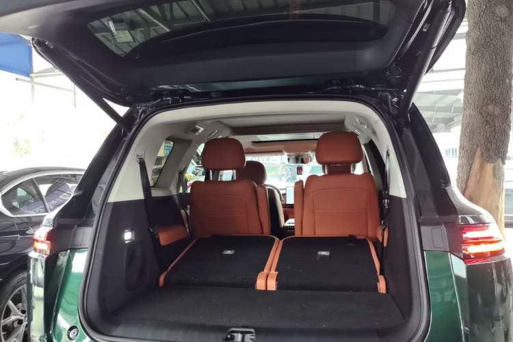 Used Leapmotor C16 2024 Range-Extended 200 LiDAR Edition Trunk