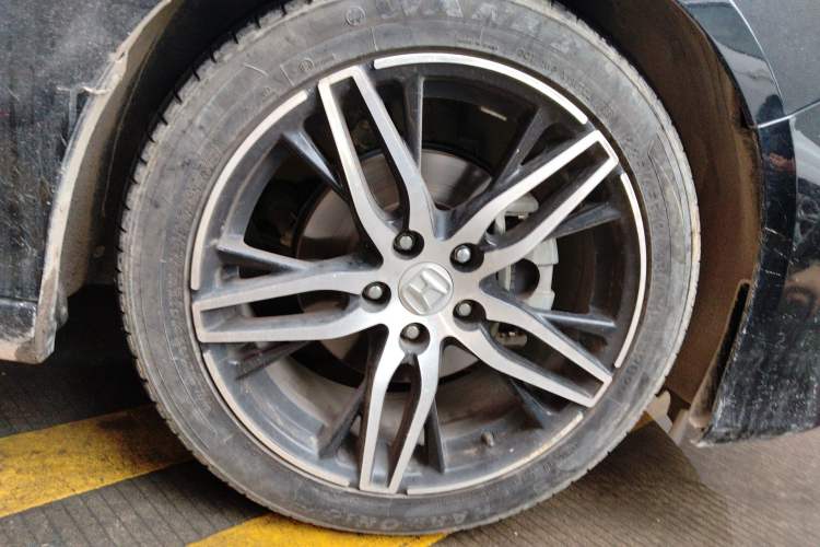 Used Honda Accord 2022 260TURBO Phantom Night · Prestige Edition Right Front Wheel Hub