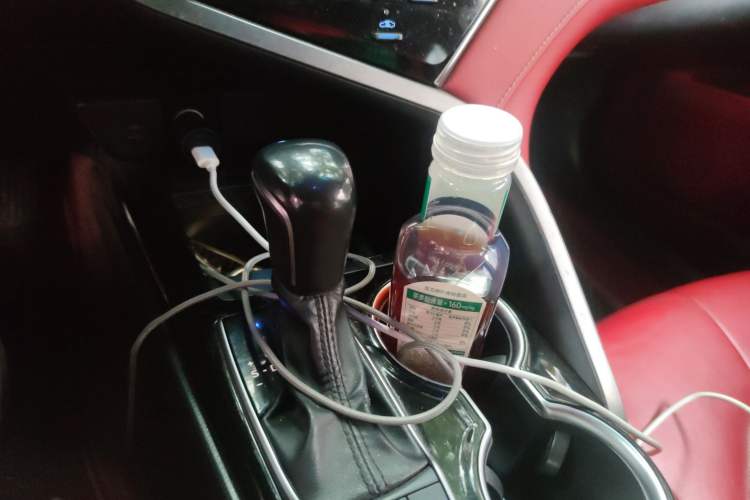 Used Toyota Camry 2019 Revised Version 2.5S Fēngshàng Edition Gear Lever