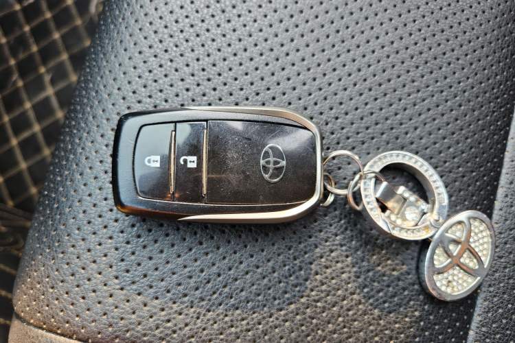 Used Toyota RAV4 2016 2.0L CVT Two-Wheel Drive Fashion Edition China V Standard