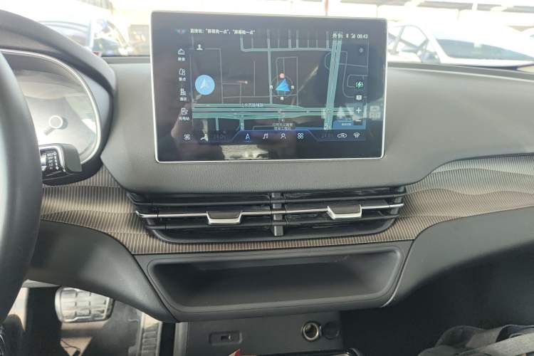 Used Hongqi E-QM5 2022 431 km Charge & Enjoy Edition Audio And AC Panel