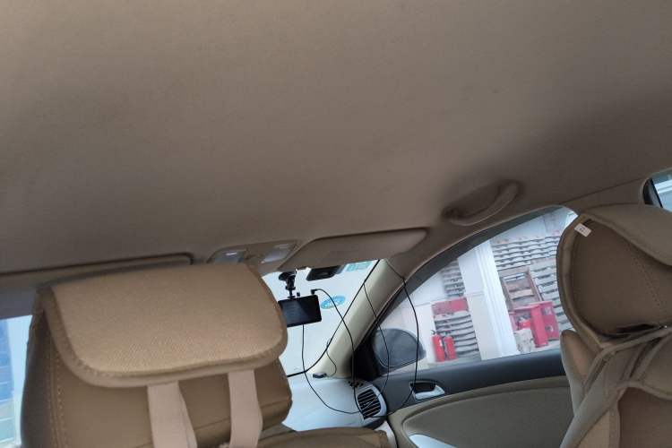 Used Hyundai Verna (older generation) 2010 Sedan 1.4L Manual Comfort GS
