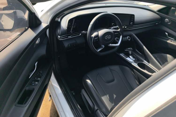 Used Hyundai Elantra 2022 1.5L CVT GLX Elite Edition