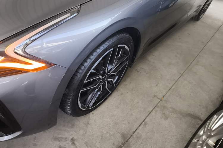 Used Kia K5 2021 380T GT-Line Refreshed Edition Left Front Wheel Hub