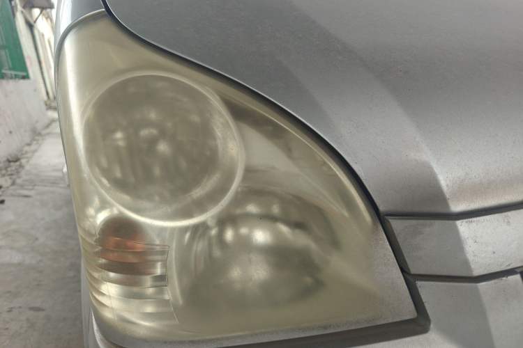 Used Wuling Rongguang 2011 1.2L Base Version
