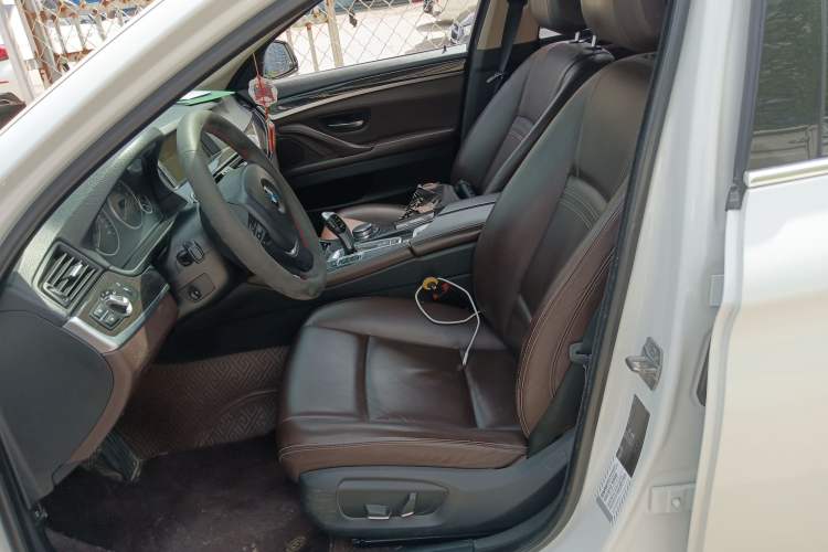 Used BMW 5 Series 2014 525Li Luxury Design Package
