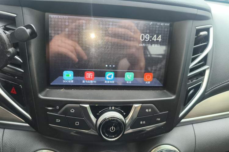 Used BYD Song New Energy 2017 Song DM 1.5TID All-Wheel Drive Prestige Model Audio And AC Panel