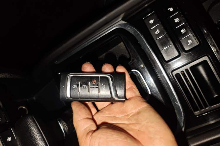 Used GAC Trumpchi GS8 2017 320T Two-Wheel Drive Luxury Smart Connectivity Version (7 Seats)