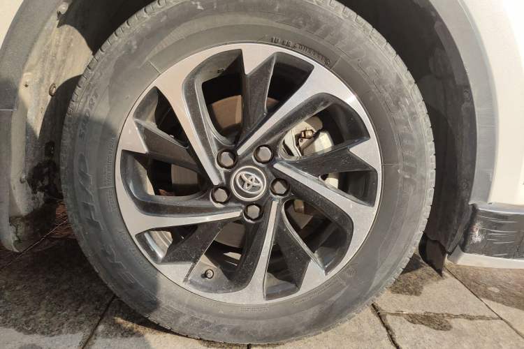 Used Toyota IZOA 2018 2.0L Yichi Version China VI Standard