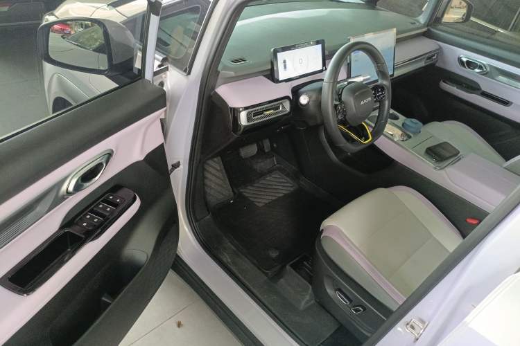 Used AION Y 2022 Plus 70 Smart Edition Driver Seat