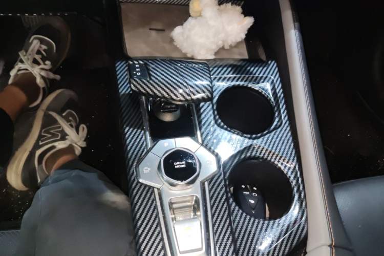 Used CHANGAN UNI-V 2022 1.5T Smart Navigation Version Gear Lever