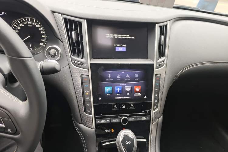 Used Infiniti Q50L 2018 2.0T Enjoyment Version China VI Standard
