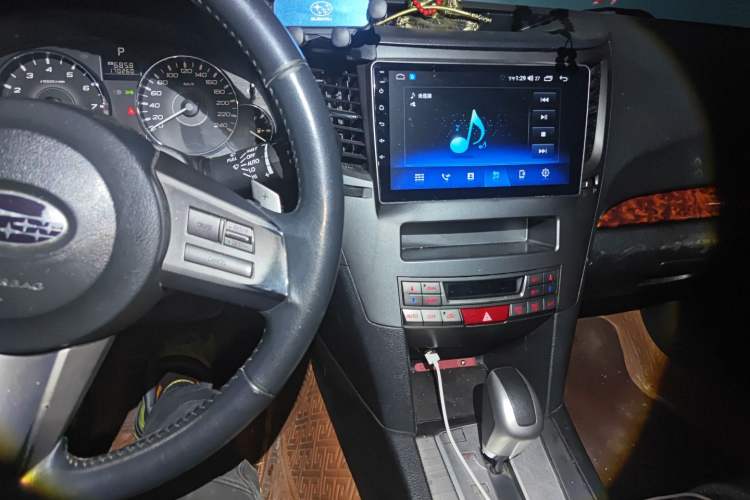 Used Subaru Outback 2011 2.5i Luxury Edition Audio And AC Panel