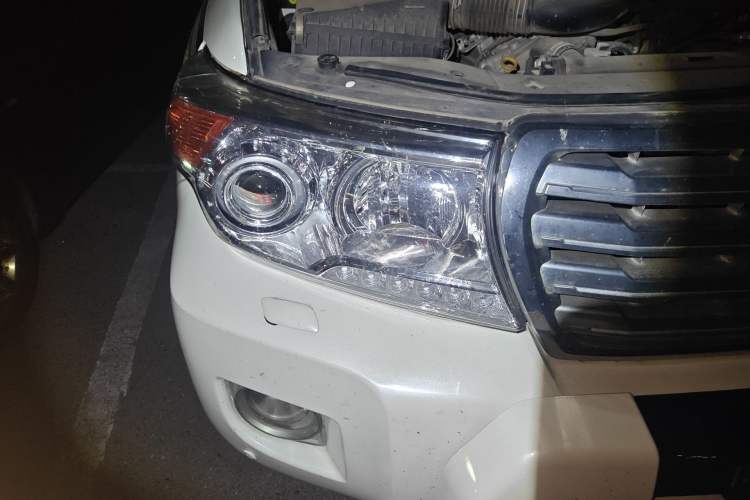 Used Toyota Land Cruiser 2015 4.0L V6 Middle East Low-Trim Version