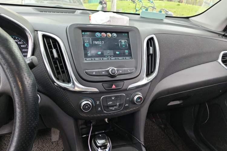 Used Chevrolet Equinox 2018 535T Automatic Lingjie Edition Audio And AC Panel