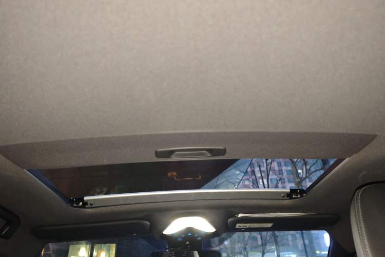 Used Toyota IZOA 2018 2.0L Yichi Version China VI Standard