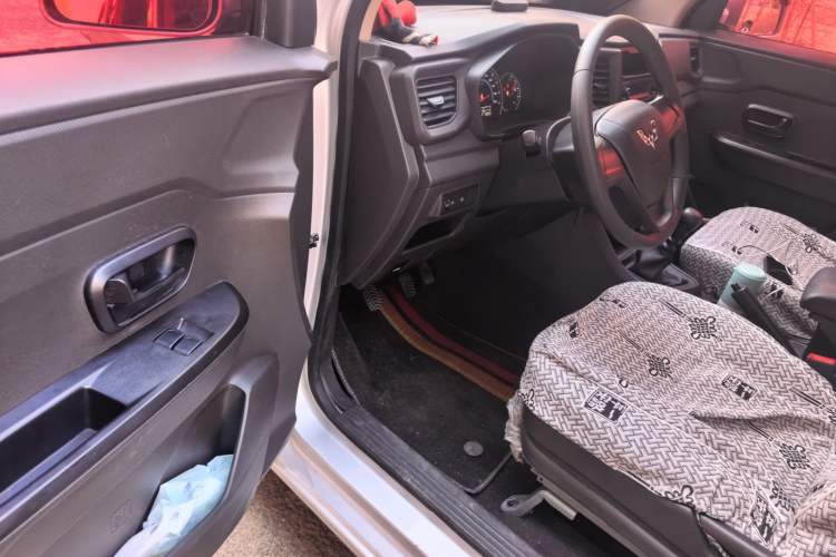 Used Wuling Hongguang V 2019 1.5L Jingqu Version China VI LAR Driver Seat