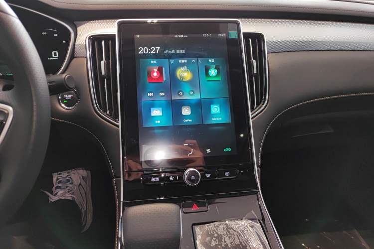 Used Roewe i6 MAX New Energy 2023 EV 500 Grand Touring Edition for Key Clients Audio And AC Panel