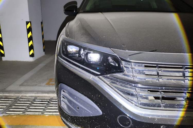 Used Volkswagen Passat 2024 330TSI Elite Edition Right Front Headlight