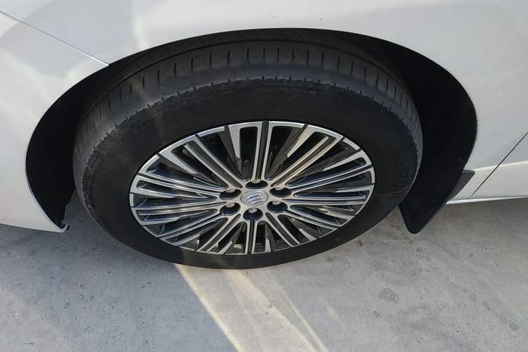 Used Buick GL8 New Energy 2024 Lu Zun Deluxe Edition 7-Seater
