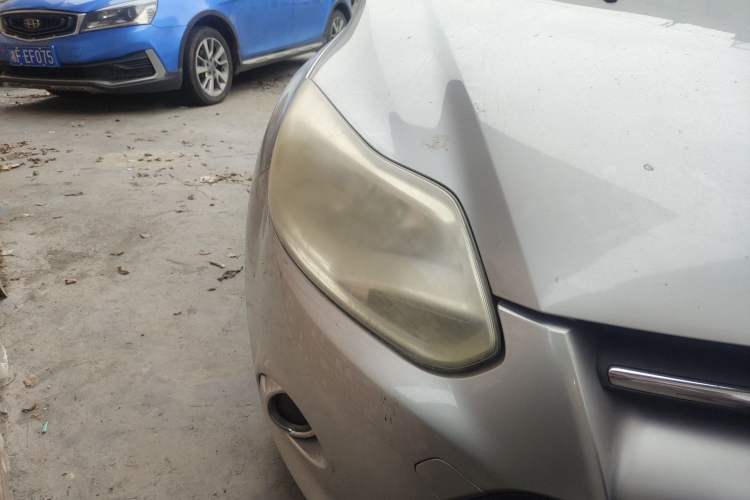 Used Ford Focus 2012 Sedan 1.6L Automatic Fashion Edition Right Front Headlight