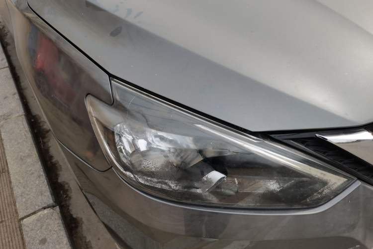 Used Nissan Sylphy 2016 1.6 XL Manual Luxury Edition Right Front Headlight