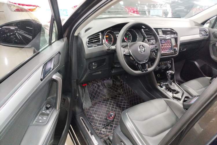 Used Volkswagen Tiguan L 2017 330TSI Automatic Two-Wheel Drive Flagship Edition
