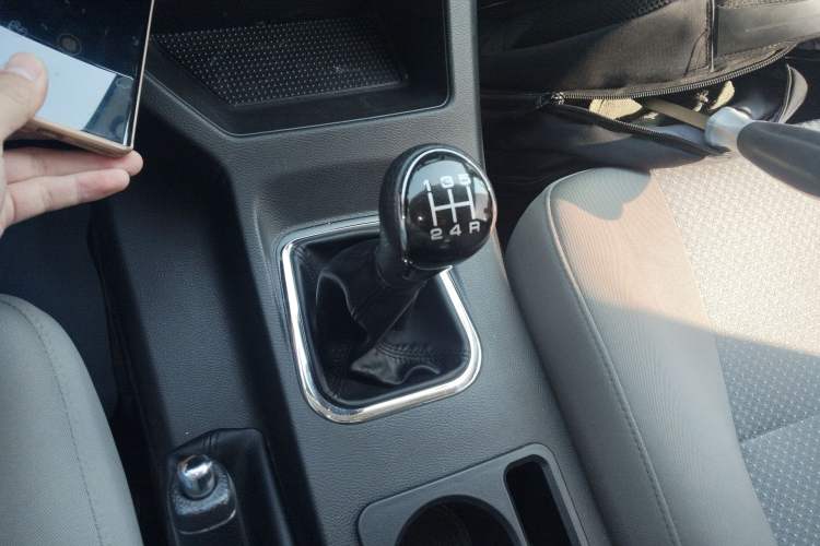 Used FORTHING Lingzhi 2023 V3 1.6L Base Model 2 Seats Gear Lever