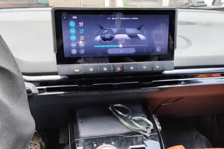 Used MG 4 EV 2022 425 km Luxury Edition
