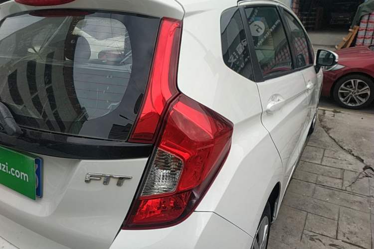 Used Honda Fit 2014 1.5L LX CVT Comfort Model Right Rear Taillight