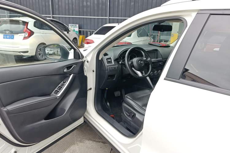 Used Mazda CX-5 2013 2.5L Automatic 4x4 Luxury Version Driver Seat