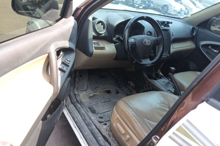 Used Toyota RAV4 2011 2.4L Automatic 4x4 Luxury Edition Driver Seat