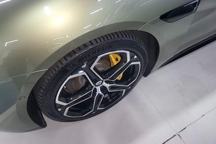 Used Xiaomi Auto SU7 2024 Four-Wheel Drive Ultra-Long Range Advanced Intelligent Driving Max Edition
