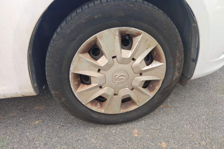 Used Baojun 630 2014 1.5L manual standard version Right Front Wheel Hub