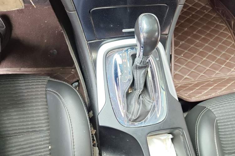 Used Buick Regal 2015 1.6T Leading Technology Model Gear Lever