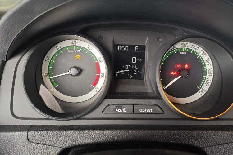 Used Skoda Rapid Spaceback 2018 1.6L Automatic Sport Edition Odometer Close Up