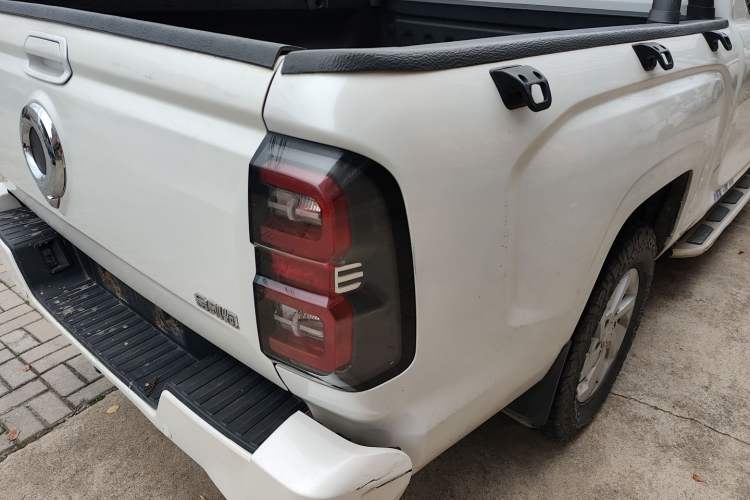 Used Great Wall King Kong Poer 2022 2.0T Manual Gasoline 4x4 Base-Trim Long-Box GW4C20B Exterior 3