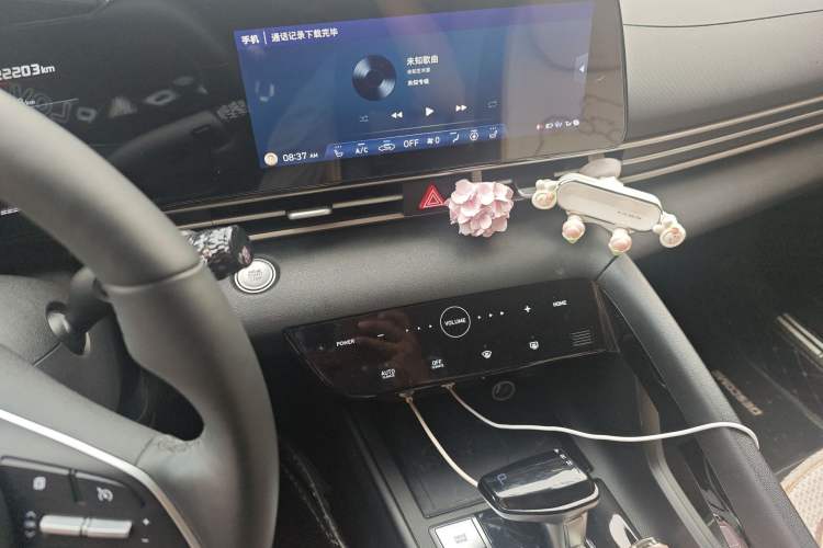 Used Hyundai Elantra 2023 1.5L CVT LUX Prestige Edition
