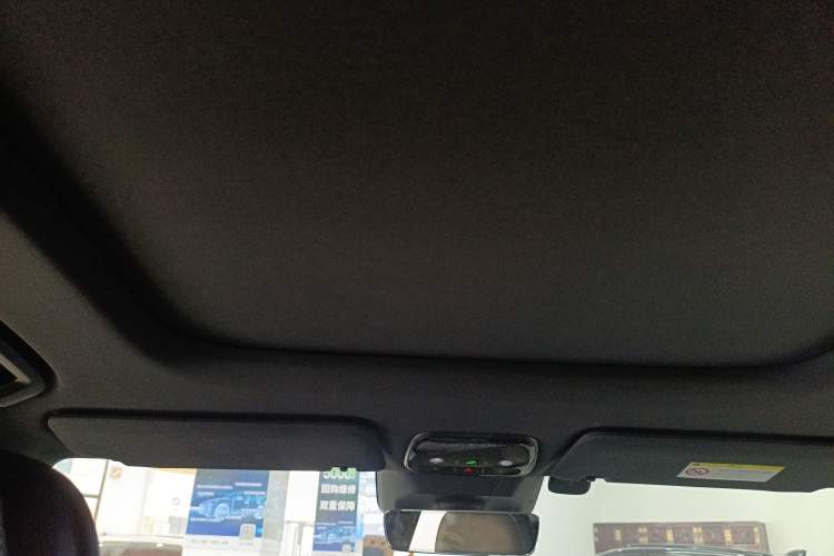 Used Lynk & Co 08 EM-P 2023 120km Long-Range Halo