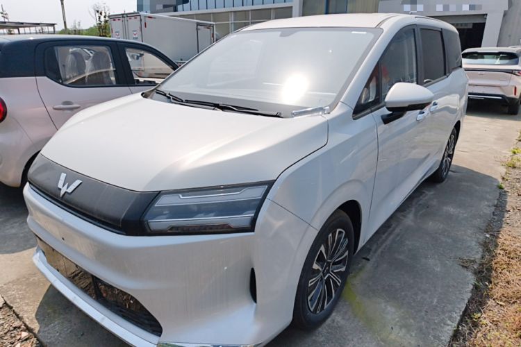 Used Wuling Starlight 730 2025 Model Pure Electric 500km Luxury Edition