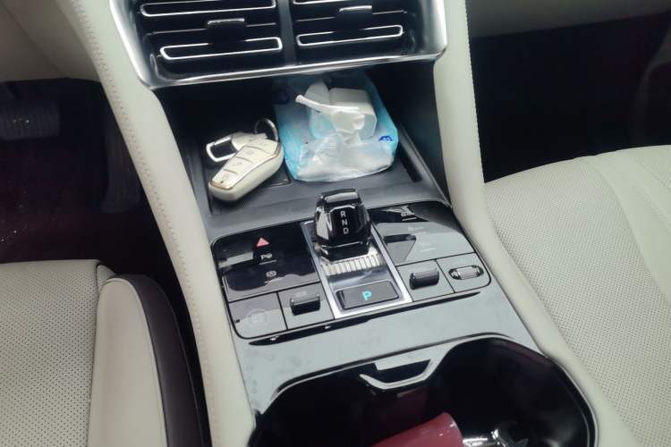 Used BYD Song PLUS New Energy 2025 EV Intelligent Driving Version 520km Premium Model Gear Lever