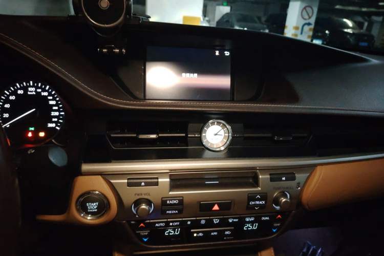 Used Lexus ES 2015 200 Elite Edition
