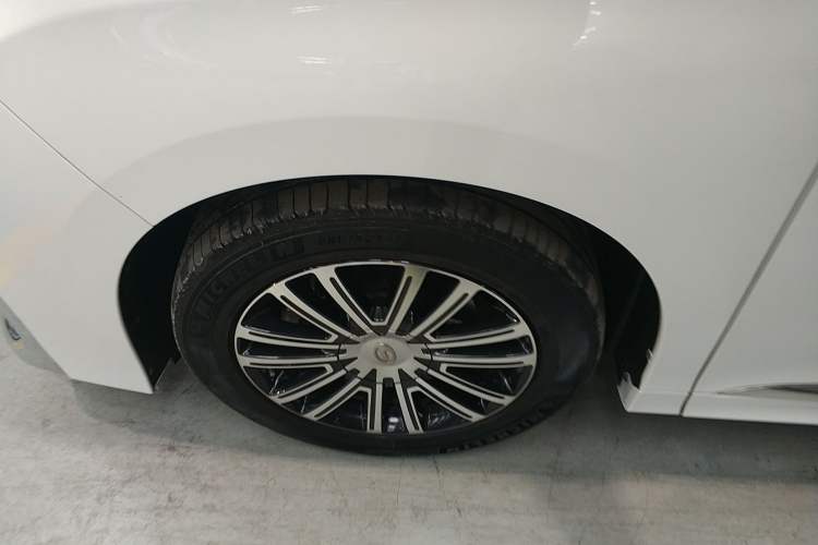 Used GAC Trumpchi M8 2023 Lingxiu Series 390T Ultimate Edition Left Front Wheel Hub