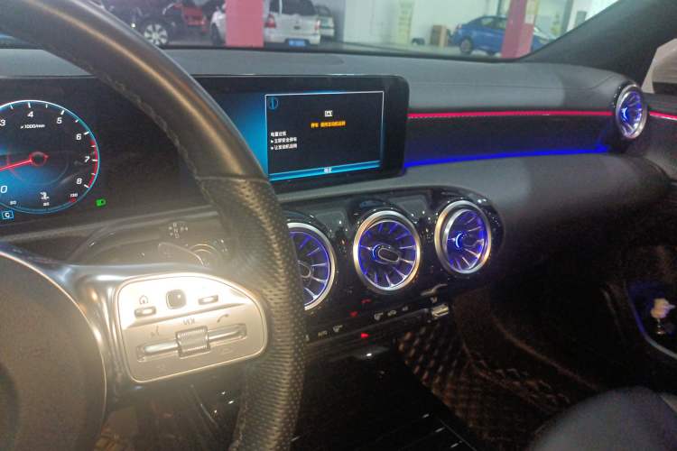 Used Mercedes-Benz A-Class 2022 Restyled A 200 L Sport Sedan Fashion Version
