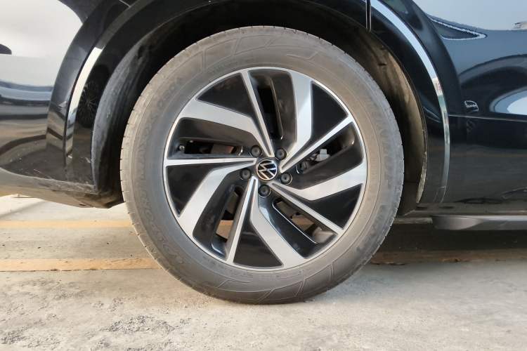 Used Volkswagen Viloran 2024 380TSI Luxury Edition