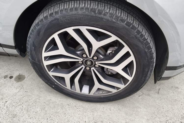 Used Land Rover Range Rover Evoque 2021 Range Rover Velar L 249PS R-Dynamic First Edition