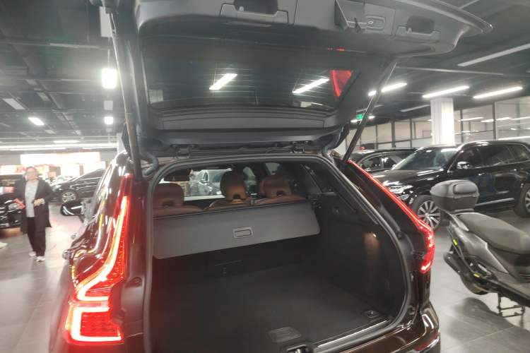 Used Volvo XC60 2021 T5 4x4 Smart Luxury Edition