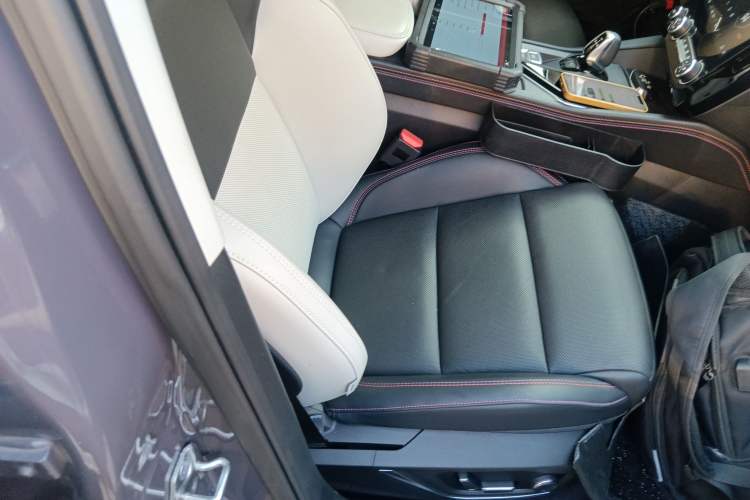Used Lynk & Co 02 2022 1.5T DCT Shine Pro Right Front Seat