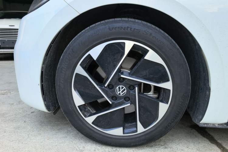 Used Volkswagen ID.3 2024 Pure & Smart Edition Left Front Wheel Hub