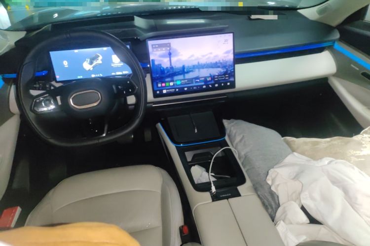 Used Lynk & Co 08 EM-P 2023 245km Ultra-Long Range Halo Center Console